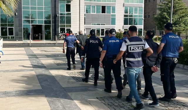 Finike’de eğlence mekanındaki kavgada uzman çavuş ağır yaralandı