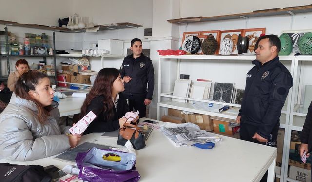 Emniyetten öğrencilere KADES bilgilendirmesi