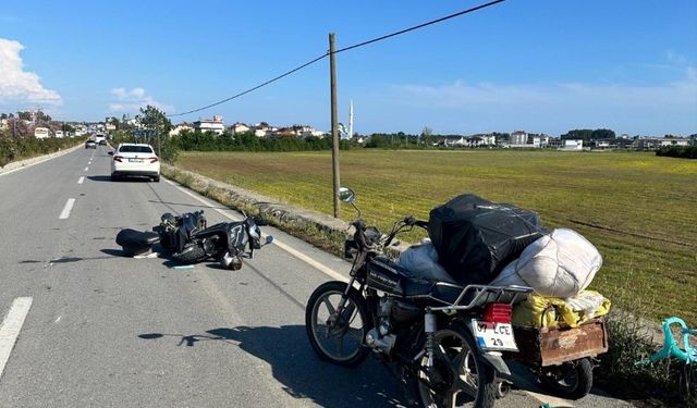 Motosikletlerin çarpıştığı kaza kameralara yansıdı
