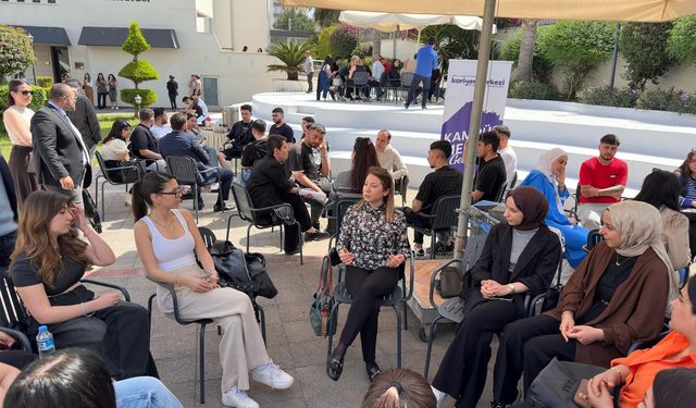 Kariyer Merkezi öğrenciler ile sektör temsilcilerini bir araya geldi