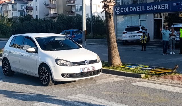 4 yaşındaki çocuğa otomobil çarptı