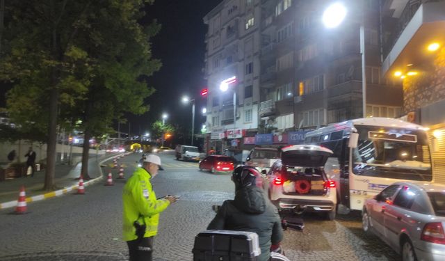 Trafik ekiplerinden ‘reflektör yelek’ denetimi