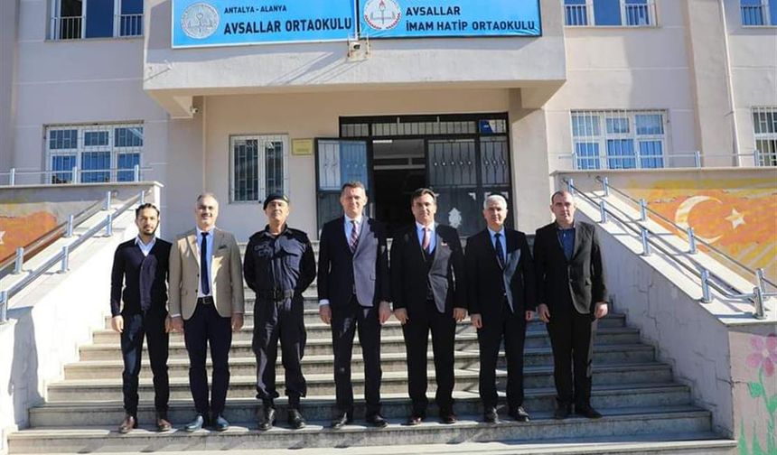 Alanya Kaymakam’ı Ürkmezer'den okullara ziyaret