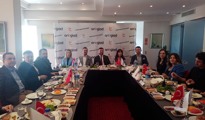 Yavaş Antalya’da projelerini açıkladı