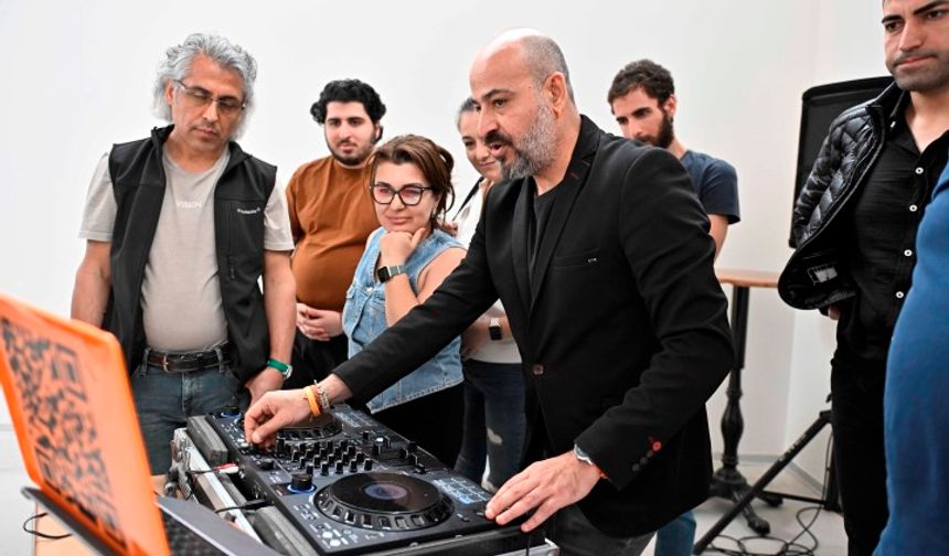 Antalya’da DJ’lik kursuna yoğun ilgi sürüyor