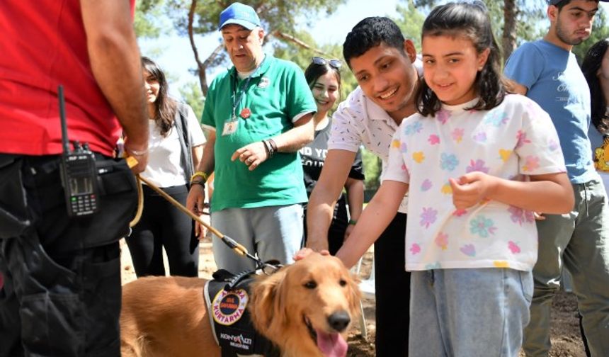 Antalya’nın özel çocuklarına hayvanlarla sevgi aşılandı