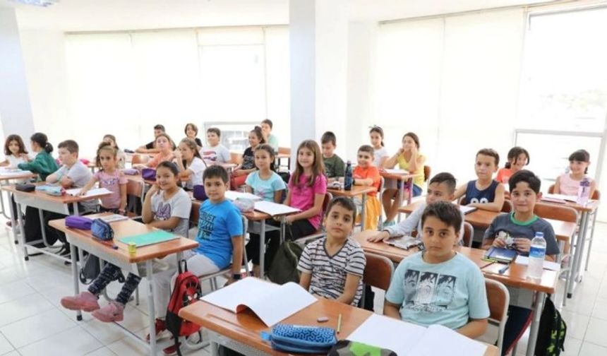 Antalya Büyükşehir Belediyesi’nden öğrencilere yaz kursu