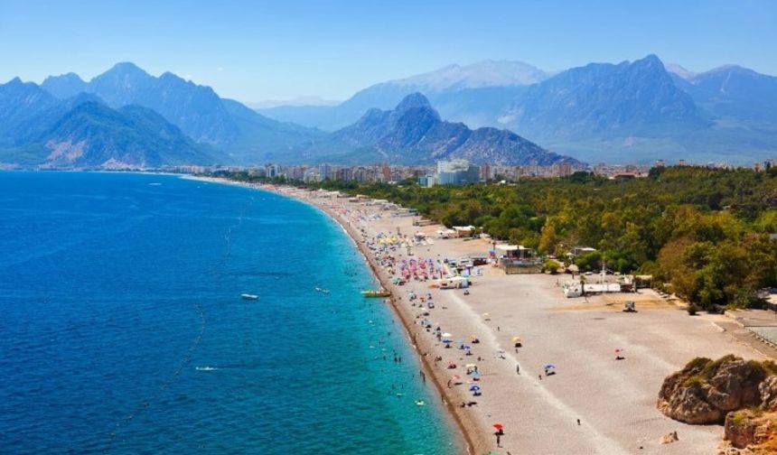 Antalya’nın dünyaca ünlü plajlarındaki acı tablo… Çevre Mühendislerinden çözüm önerisi geldi