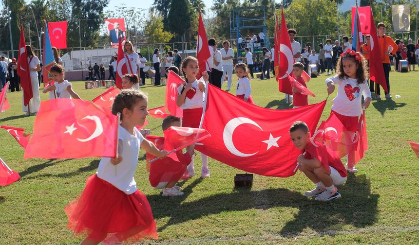 Kemer’de Cumhuriyet Bayramı coşkusu sürdü