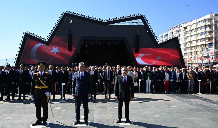 Antalya Büyükşehir Belediyesi'nde Cumhuriyet Bayramı kutlandı