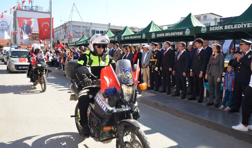 Serik'te coşkulu 29 Ekim kutlaması gerçekleşti