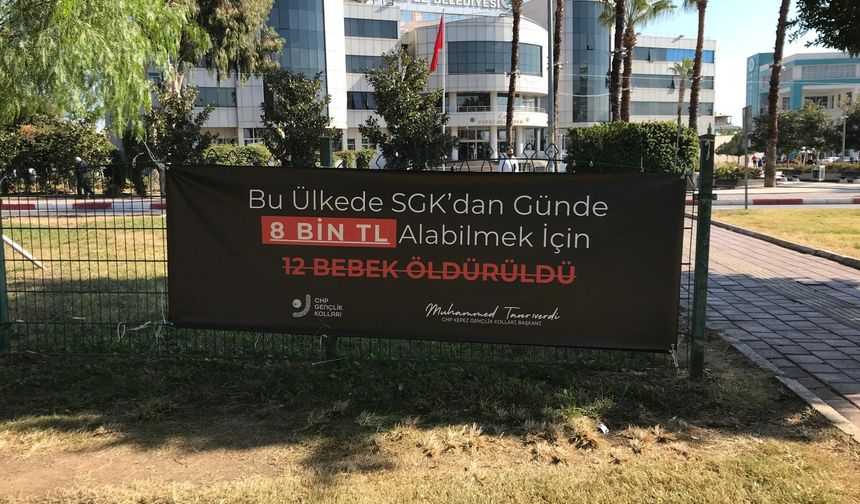 CHP'li gençler 'Yenidoğan Çetesi' rezaletini Antalya sokaklarına taşıdı