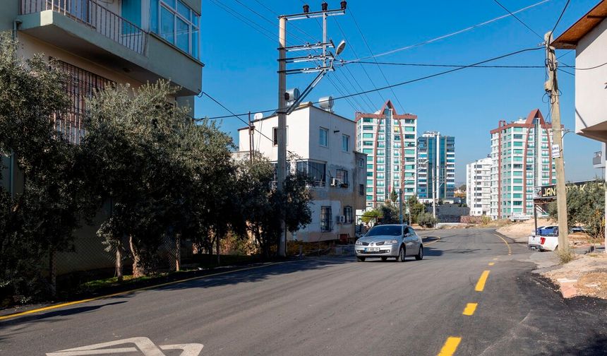 Mersin'de asfalt çalışmaları sürüyor