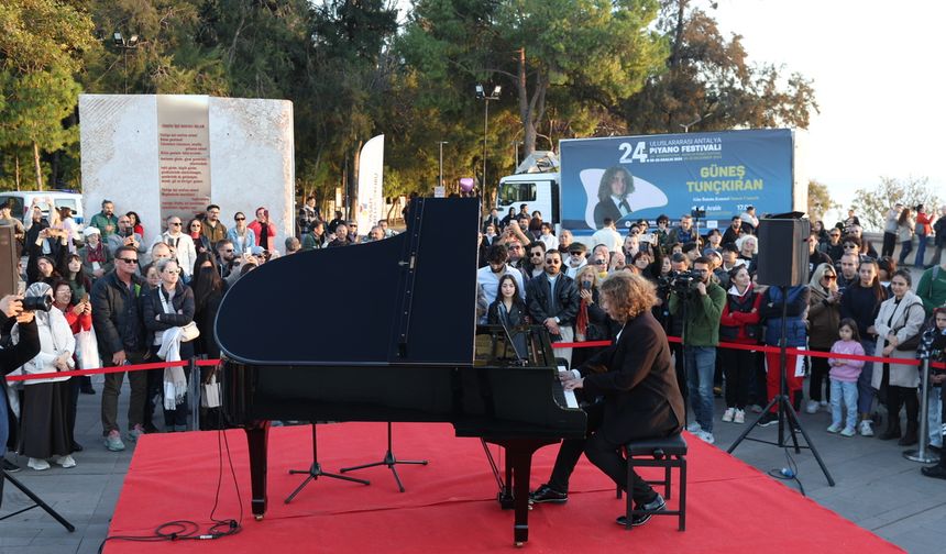 Piyano Festivali’nde gün batımında unutulmaz bir konser