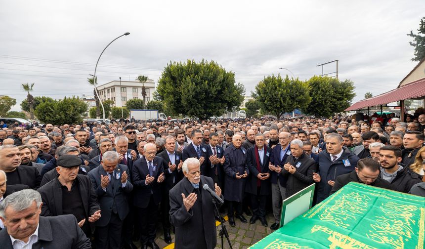 Başkan Seçer'in kardeşi toprağa verildi