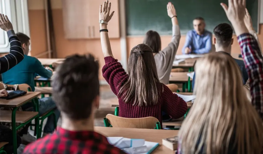 Tasarruf tedbirlerine takılan eğitim sisteminde kriz derinleşiyor