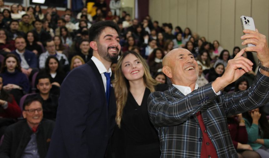 Şahinler Holding'in Yönetim Kurulu Başkanı Kemal Şahin öğrencilerin ufkunu açtı