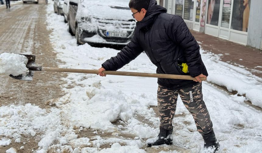 Adana'da kar etkili oldu