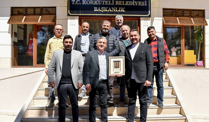Belediye, esnaf ile karşı karşıya kaldı