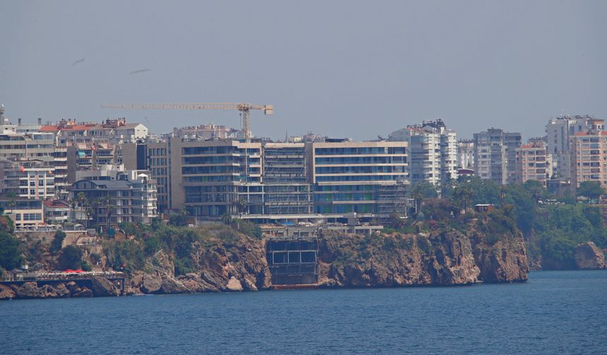 Antalya’daki falezlerde gizli tünel incelemesi… İki kez mühürlenerek kapatılmış