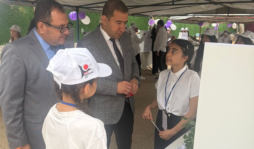 Minik mucitler eserlerini sergiliyor