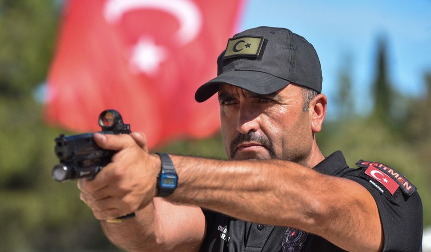 'Yıldırım Osman', Hırvatistan'daki atış şampiyonasında 3 kategoride şampiyon